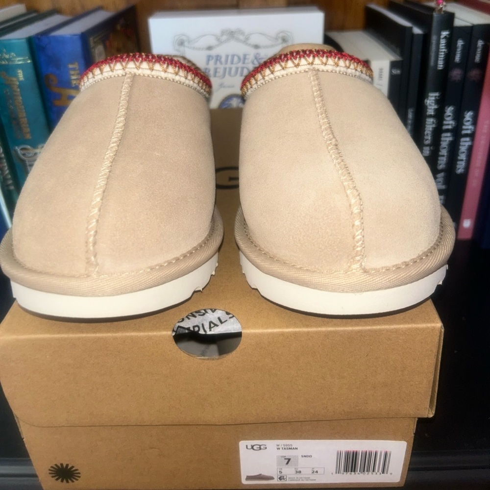 Tasman Slippers - Picture 4 of 4